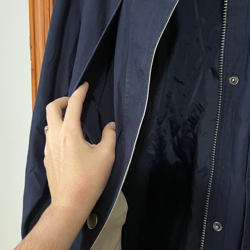 London Fog Limited Edition Jacket - Dark Blue and Light Tan Trim Size S - Picture 2 of 12
